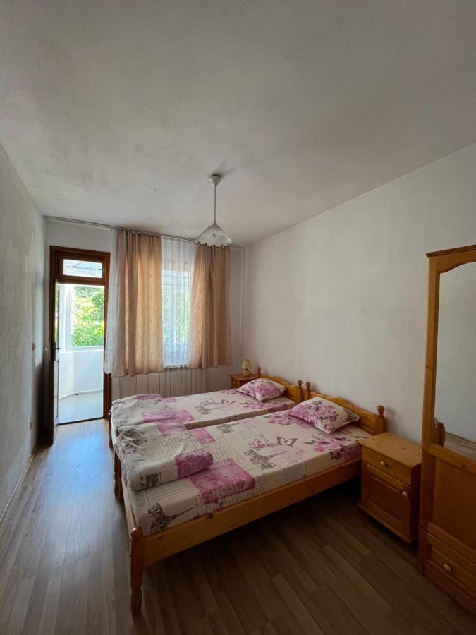 "Калоянови" Hotell Tsarevo Exteriör bild