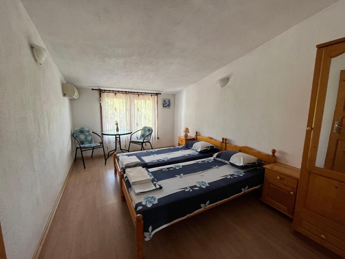 "Калоянови" Hotell Tsarevo Exteriör bild